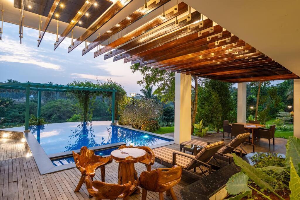 Villa Woods & Palms Pollāchi Zewnętrze zdjęcie