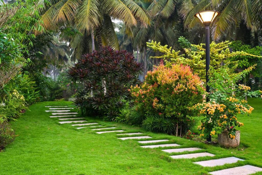 Villa Woods & Palms Pollāchi Zewnętrze zdjęcie